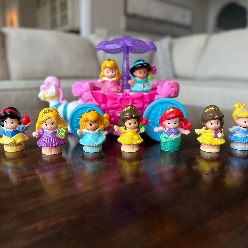 Little People Disney Princess, Carousel Carriage w/ LOTS of princesses